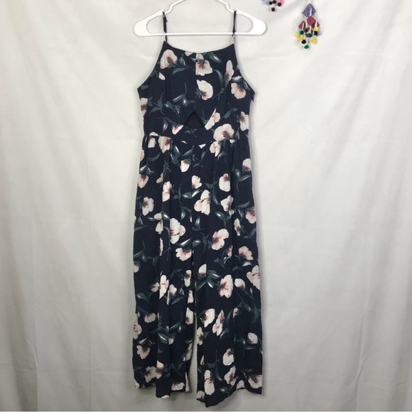 Romper - Picture 1 of 11